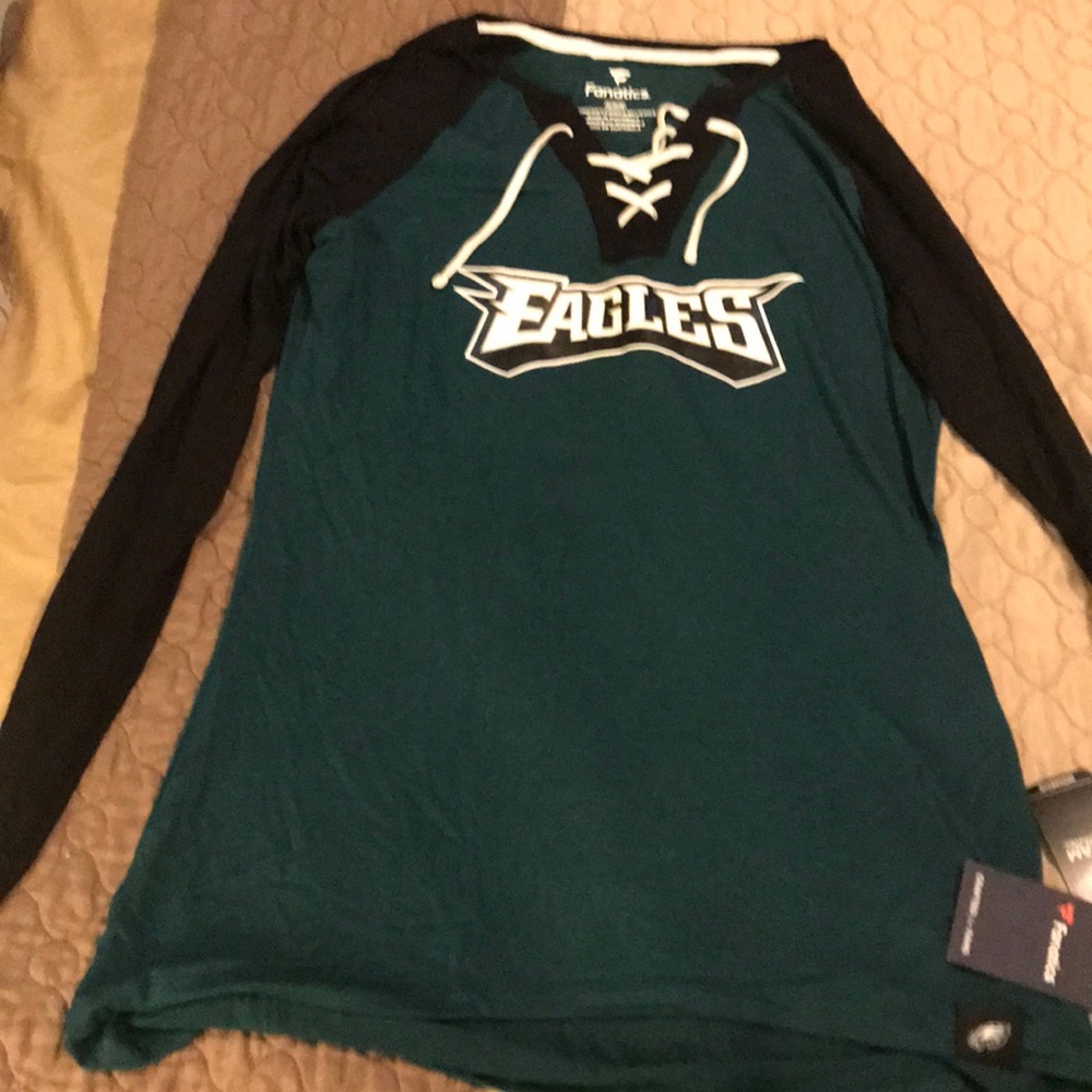 Women’s eagles shirt